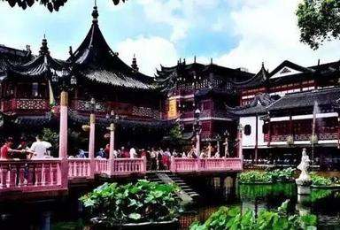 逛上海城隍庙 坐游船浏览黄浦江两岸美景（1日行程）