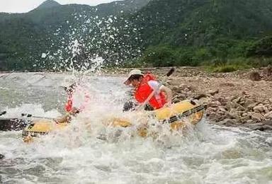 紧急通知 暑假玩刺激 惊险的奇幻漂流咯 龙游峡谷漂流门票特惠价（1日行程）