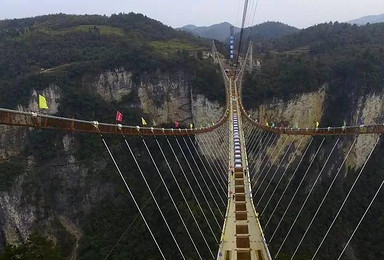 豪华卧铺大巴出行世界最高的玻璃吊桥张家界大峡谷玻璃桥（5日行程）