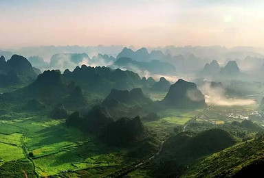 背包旅行 徒步加漂流 徒步小桂林 天南第一峰 全国唯一穿越岩洞的暗河漂流 惊险奇观（1日行程）