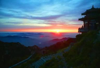 元旦夜爬泰山观日出赏云海 济南趵突泉 大明湖游(2日行程) 元旦夜爬泰山观日出赏云海 济南趵突泉 大明湖游(2日行程)