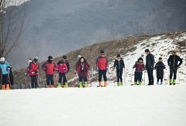 龙山滑雪（1日行程）