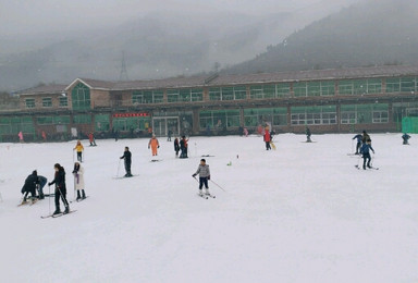 卧虎山滑雪游（1日行程）