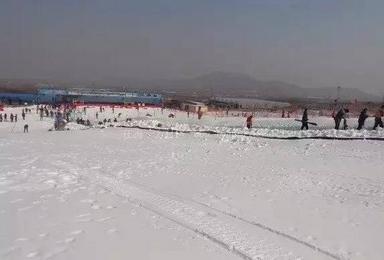 日照高端沁园春滑雪场滑雪（1日行程）