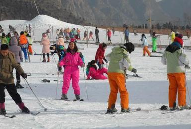 石京龙雪场滑雪 全天不限时（1日行程）