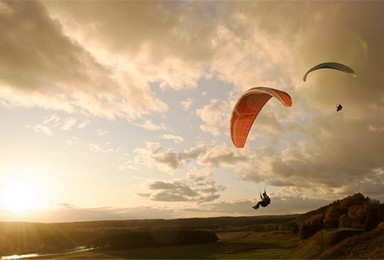 体验高空遨游 感受滑翔伞带来的惊喜刺激（3日行程）