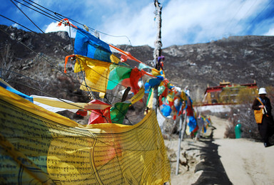西藏佛国深度游 卡若拉冰川 羊湖（5日行程）