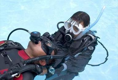 潜水EFR紧急第一反应员课程培训