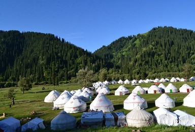 探秘新疆 喀纳斯 克拉玛依 伊犁 那拉提大草原（10日行程）