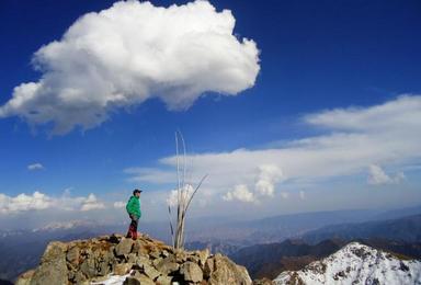 徒步攀登海拔4000米狼牙山（1日行程）