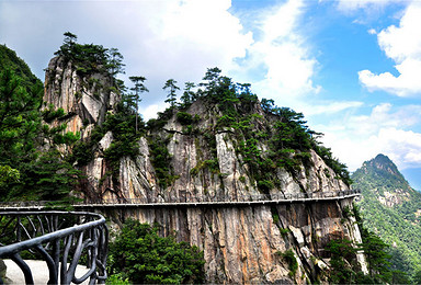 轻装徒步大明山 寻十八龙潭 (3日行程) 轻装徒步大明山 寻十八龙潭 (3日行程)