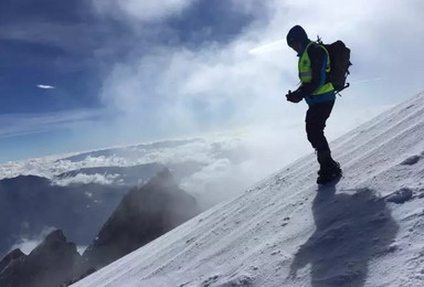 登哈巴雪山 赏高山杜鹃 攀登人生的第一座雪山（8日行程）