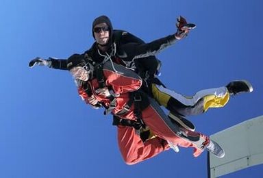 新西兰岛屿湾高空跳伞体验(12000英尺)（1日行程）