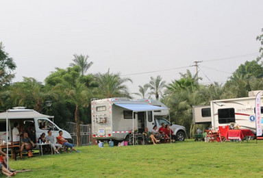 棕榈世界房车露营地舒适家庭房房车5人周末露营（1日行程）
