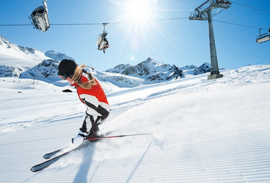 张家口多乐美地滑雪场滑雪4小时含雪具 魔毯滑雪票（1日行程）