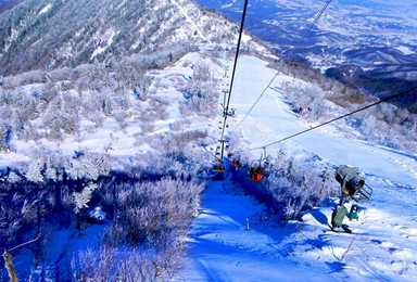 黑龙江哈尔滨亚布力好汉岭滑雪场2小时滑雪（1日行程）