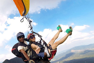广东深圳日月湖生态园滑翔伞自由飞行体验（1日行程）