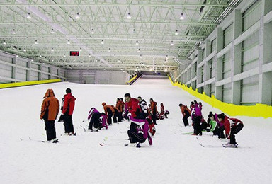 瑞翔冰雪世界室内滑雪门票（白天时段）（1日行程）