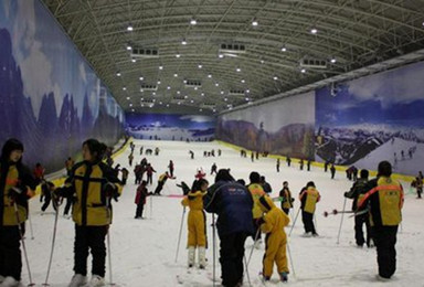瑞翔冰雪世界室内滑雪（周末两小时）（1日行程）