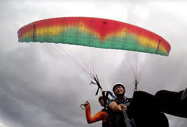 黄山宏村国际滑翔伞基地双人滑翔体验（1日行程）