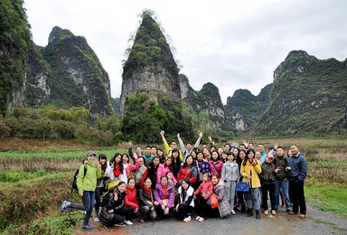 清远古龙峡漂流 徒步英西峰林 银盏温泉 小北江 金鸡岩风景区（2日行程）