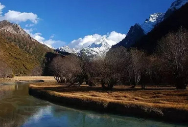 泸沽湖徒步穿越稻城亚丁 英雄召集帖 朝圣央迈勇峰雪山（10日行程）