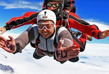 泰国旅游芭提雅高空跳伞skydiving（2~3人）（1日行程）