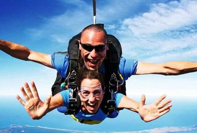 泰国旅游芭提雅高空跳伞skydiving（4~5人）（1日行程）