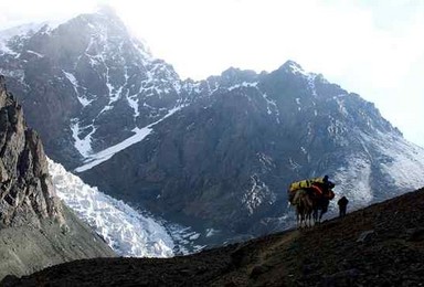 醉美新疆 徒步博格达大环线小天池线 体验雪山的盛宴（9日行程）