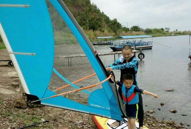 云南昆明抚仙湖水上运动帆板培训暑期夏令营（1日行程）