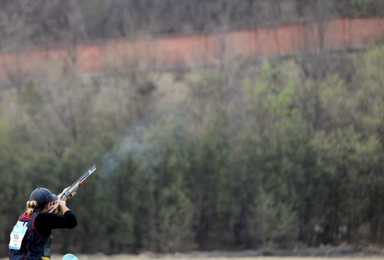 关岛野外实弹射击场 霰弹射飞碟C套餐（1日行程）