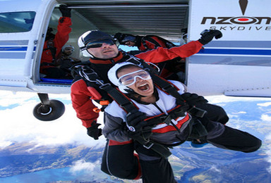 新西兰皇后镇高空跳伞（3600米）（1日行程）
