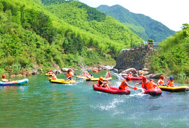 安吉天荒坪旅游景点藏龙百瀑门票漂流（1日行程）