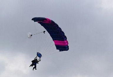 3000米奇幻世界高空极限跳伞 国庆优惠返现喽（1日行程）