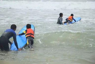发挥孩子更棒的一面 来日月湾暑期冲浪夏令营（高级标间住宿）（6日行程）