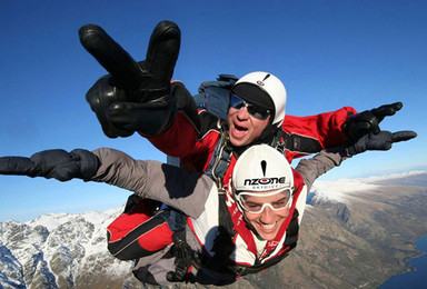 新西兰旅游 皇后镇nzone高空跳伞（2700米）（1日行程）
