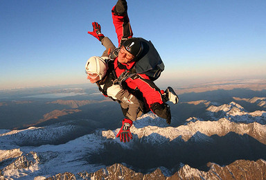 新西兰旅游 皇后镇nzone高空跳伞（3600米）（1日行程）
