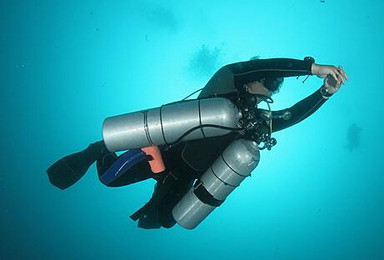 青岛 PADI Sidemount侧挂气瓶潜水员课程（带装备）（2日行程）