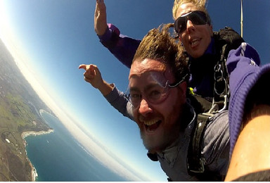 澳洲旅游墨尔本 大洋路1万4英尺高空跳伞（周末）（1日行程）