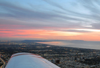 洛杉矶乘飞机游圣塔莫尼卡 洛杉矶市中心和好莱坞（1日行程）