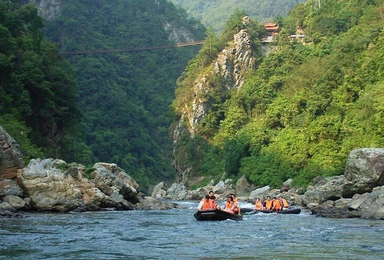 凌源喜德盛逸行单车俱乐部本周日坐车去河北宽城鱼鳞山漂流（1日行程）