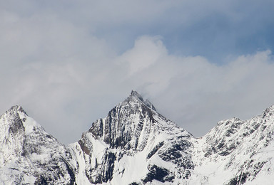 四姑娘山徒步适应高海拔 二峰攀登尝试攀登5000米雪山（5日行程）