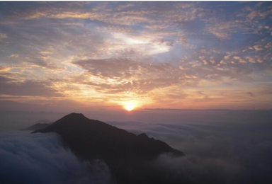 广东第一险峰 金子山天梯 云海 瑶族篝火晚会 船游湟川三峡（2日行程）