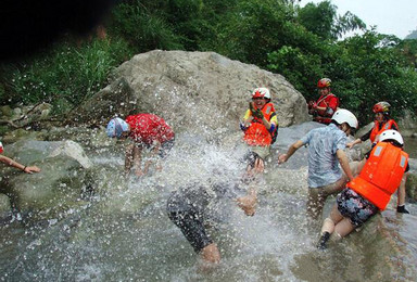 平江福寿山仙女峡溯溪体验 寻找传说的白龙瀑布（1日行程）