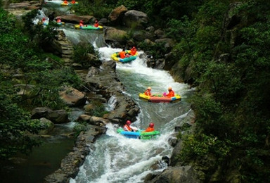 黄腾峡漂流 五星栈道探险 山水乐园 飞来湖公园（1日行程）