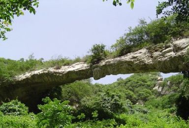 圭峰山穿越乌桑峪 观亚洲第一天生石桥（1日行程）