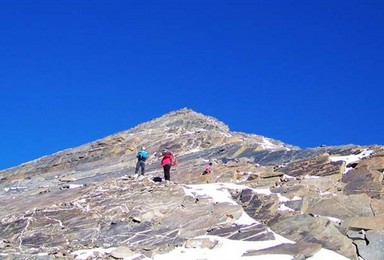 入门级雪山 四姑娘山二峰（4日行程）