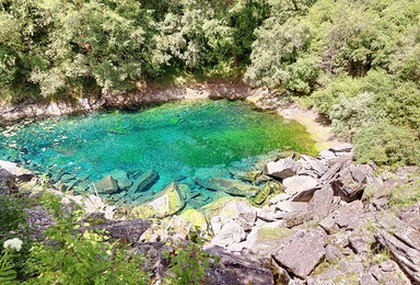 小九寨松坪沟 雄山 异水 红叶 幽沟 地震遗址 高山海子（2日行程）