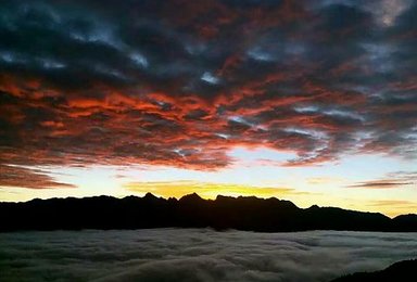 云海依旧达瓦更扎 云海 日出 贡嘎雪山 金山 佛光（2日行程）