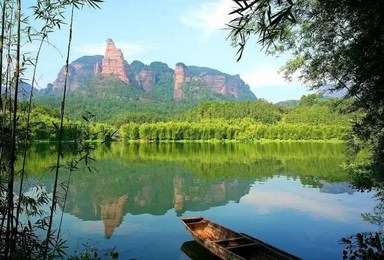 漫步锦江画廊 探访夏富古村 挑战丹霞巴寨之巅（2日行程）